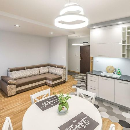 Apartament 48M W Centrum Grojca Grojec  エクステリア 写真